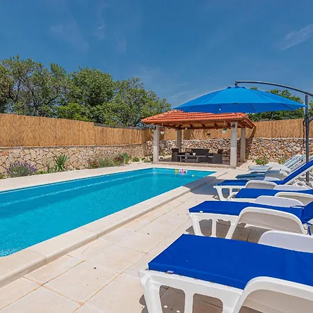 Stunning In With Wifi Holiday home Siritovci