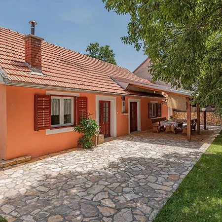 Stunning In With Wifi Holiday home